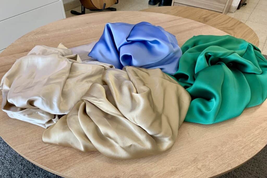 Help identifying this silk - charmeuse or crepe de chine?